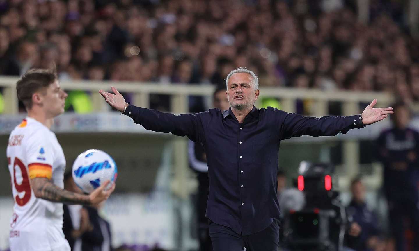 Roma, Mourinho: 'Stanchi di avere problemi con arbitri e VAR. Loro puniti ma a noi chi ridà i punti?'