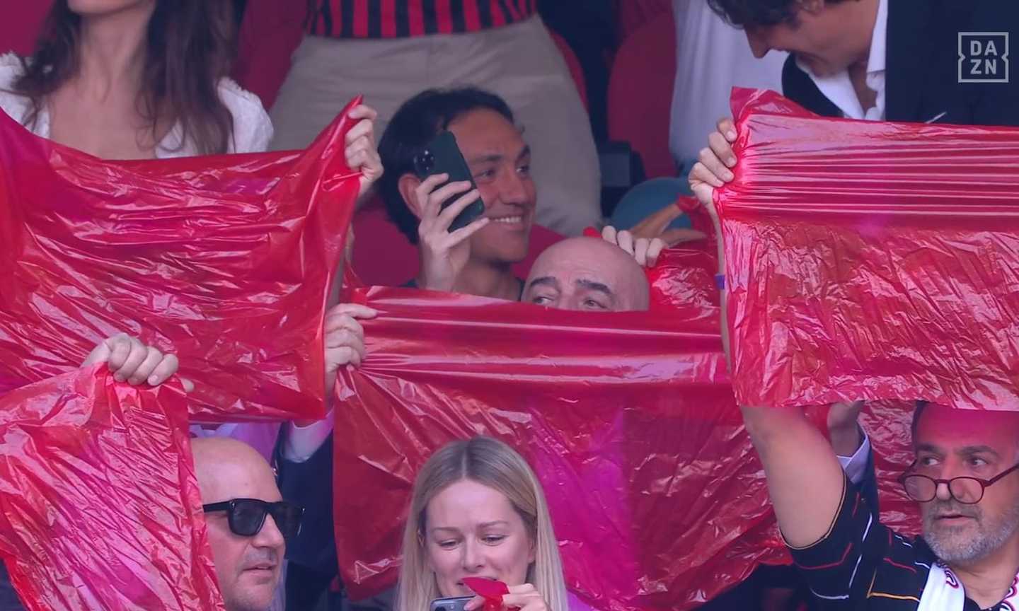 Milan, anche Galliani partecipa alla coreografia. E Nesta... FOTO