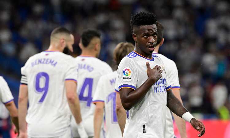 Liga: Real Sociedad e Villarreal blindano l'Europa, Levante retrocesso. Real forza 6: triplo Vinicus, Benzema aggancia Raul