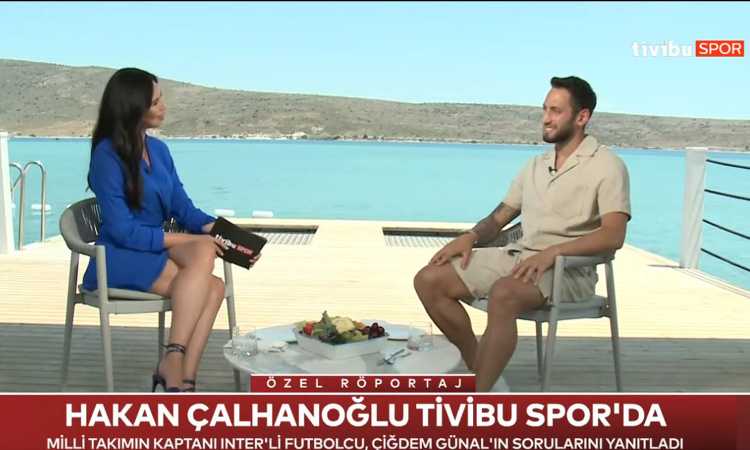 Alla scoperta di Cigdem, la giornalista che ha realizzato la famosa intervista a Calhanoglu FOTO