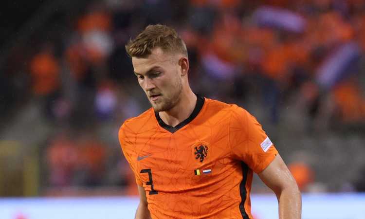 Juve, problemi per De Ligt: esce all'84' di Galles-Olanda per infortunio
