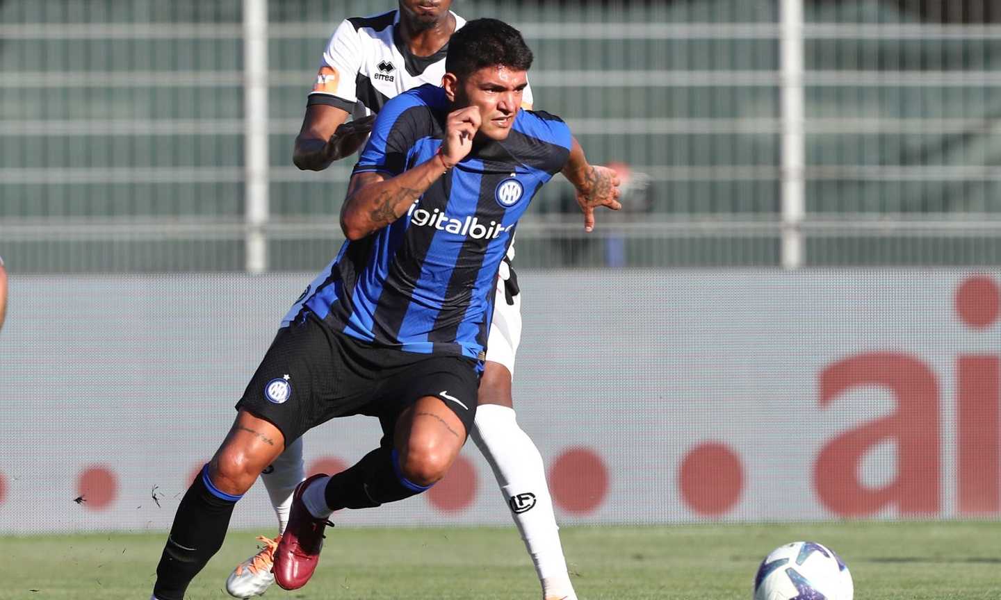 L'Inter si gode Bellanova: primo gol di tacco in nerazzurro e una fascia da conquistare