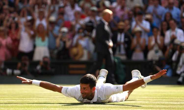 Australian Open, Djokovic torna re: sconfitto Tsitsipas e nuovo numero 1 al mondo Australian Open, Djokovic torna re: sconfitto Tsitsipas e nuovo numero 1 al mondo
