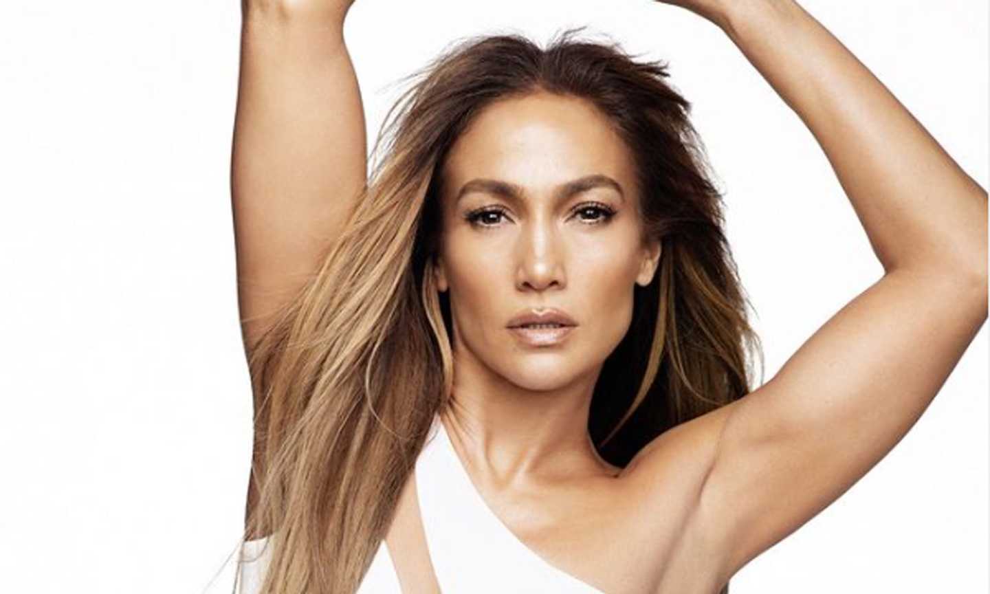 Jennifer Lopez senza veli e super-sexy per la sua nuova campagna pubblicitaria JLo Body FOTO e VIDEO