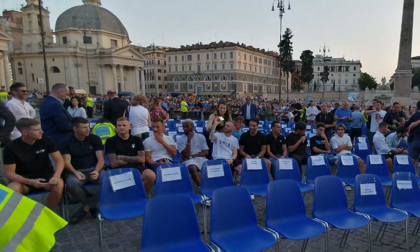 Lazio, presentazione delle nuove maglie. Lotito fischiato: 'Vuol dire che ho fatto qualcosa di buono' VIDEO