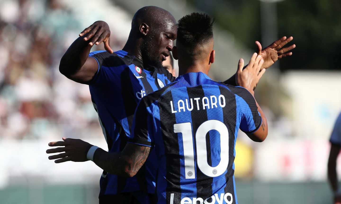 Inter, 8-0 in allenamento congiunto alla Pergolettese: in gol Lukaku, Lautaro e Dzeko, tutti i segnali