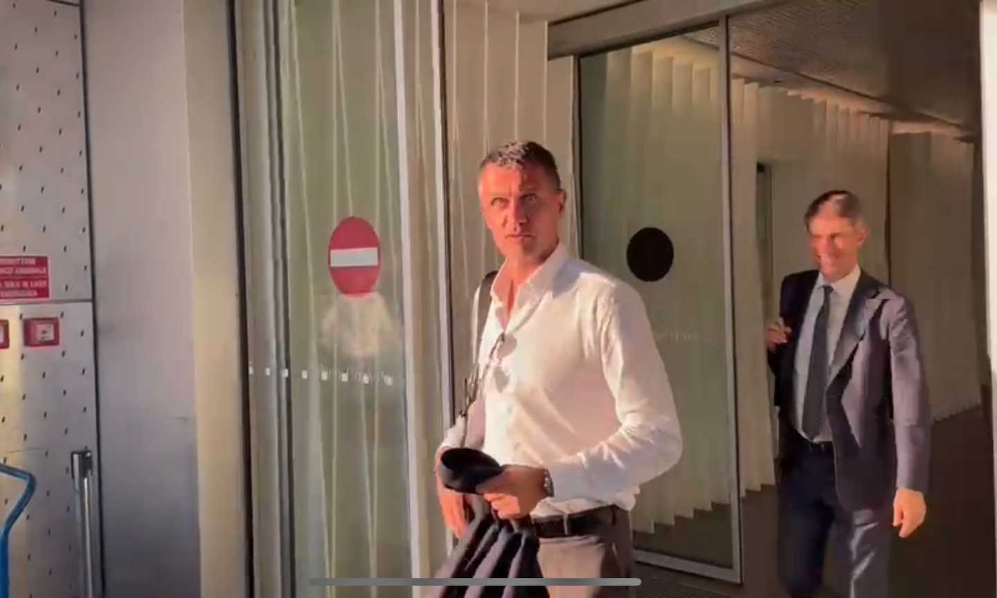 Milan, Maldini torna dalla missione per De Ketelaere: 'È andata bene, c'è fiducia...' VIDEO