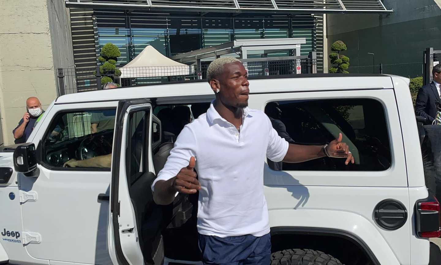 Juve, riecco Pogba: visite mediche ok, ha firmato il contratto FOTO e VIDEO