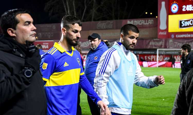 Caos al Boca Juniors, rissa in partita tra Benedetto e Zambrano: sospesi Caos al Boca Juniors, rissa in partita tra Benedetto e Zambrano: sospesi