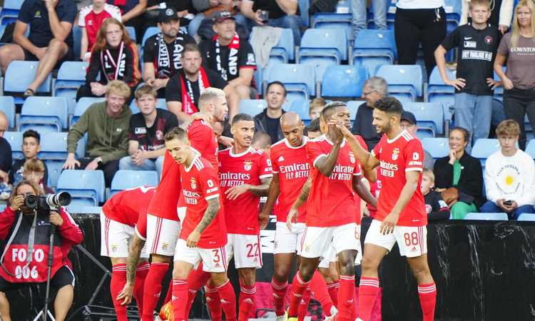 Champions: Enzo Fernandez elimina Onyedika, Benfica ai playoff. Il PSV fa fuori il Monaco, ribaltone Rangers
