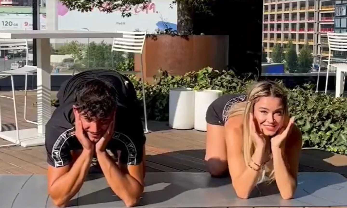 Diletta Leotta e la nuova abs-challenge di coppia: 'Tu ci riesci?' FOTO e VIDEO