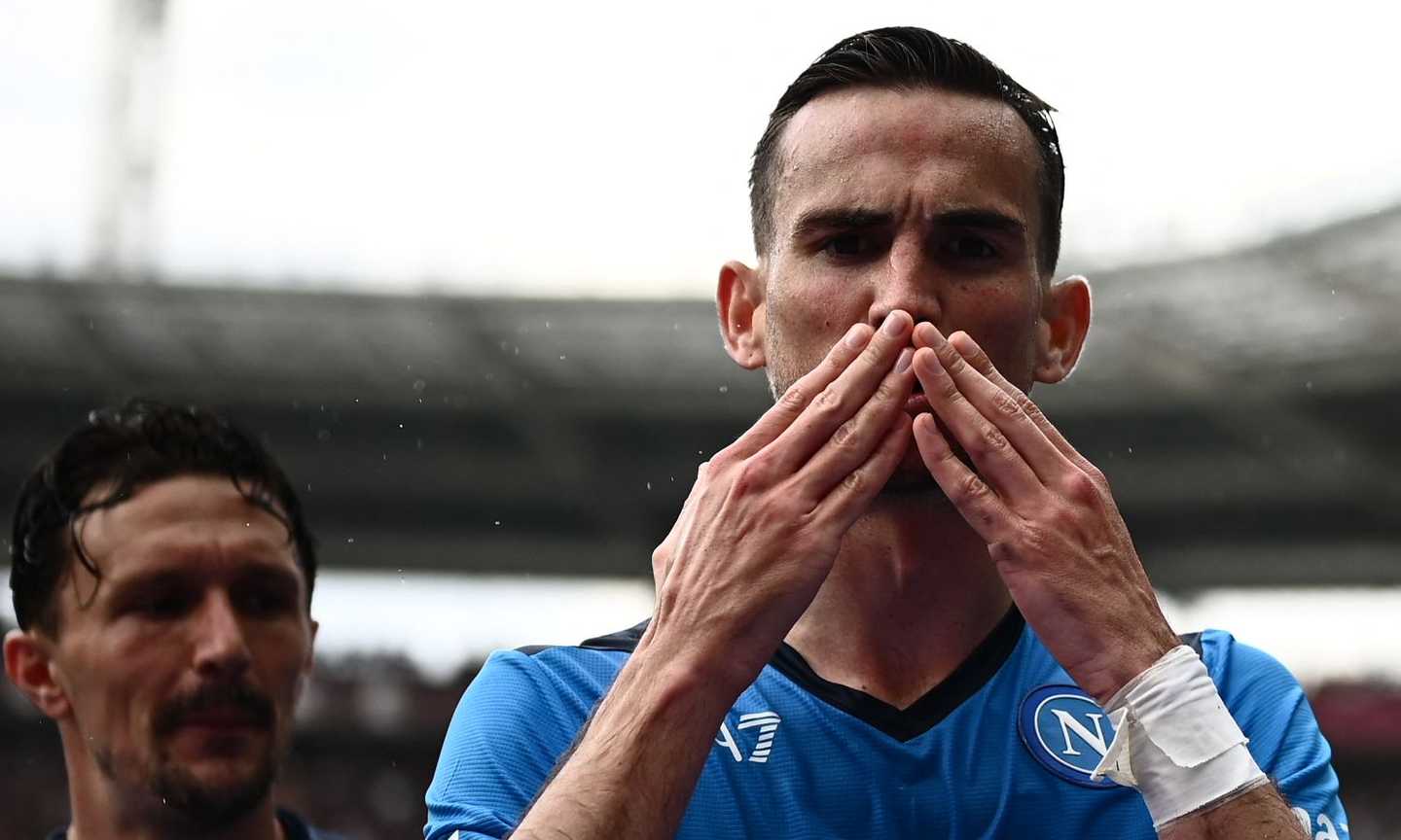 Napoli, addio a Fabian: domani al PSG