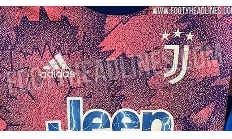 Juve, svelata la terza maglia: è rosa e blu FOTO Juve, svelata la terza maglia: è rosa e blu FOTO