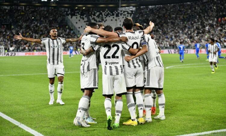 La Juve svela il terzo kit su FIFA 23 FOTO