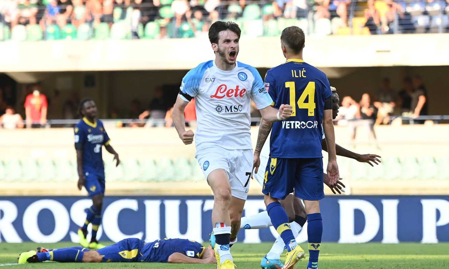 Il nuovo Napoli straripa al Bentegodi: 5-2 al Verona ed esordio da sogno per Kvaratskhelia