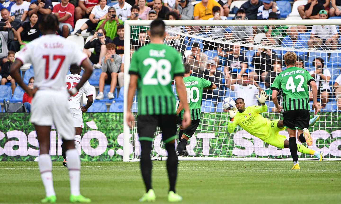 Maignan para un rigore e salva un brutto Milan: col Sassuolo è 0-0