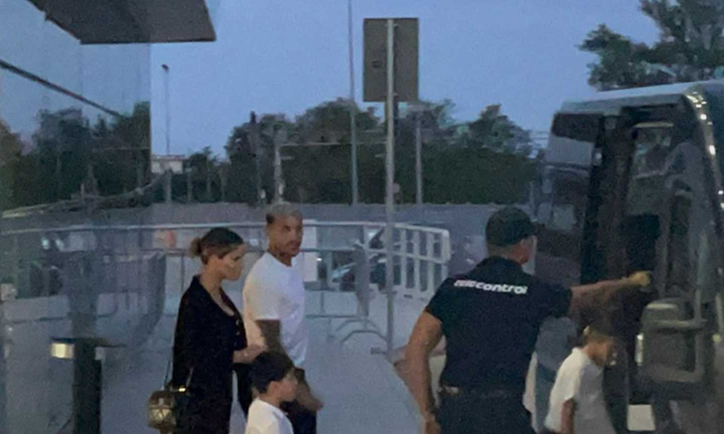 Juve, Paredes arriva a Torino e va allo Stadium per lo Spezia: acclamato, FOTO e VIDEO. Il commento di Allegri