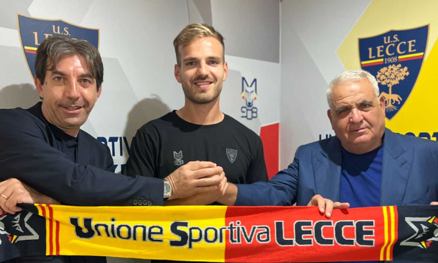 Duello fra Fiorentina e Bologna sul mercato. Piace un difensore del Lecce