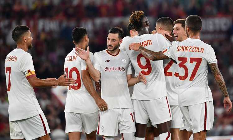 Roma show davanti ai 60mila dell'Olimpico: 5-0 allo Shakhtar. Magie di Dybala, esordio per Wijnaldum