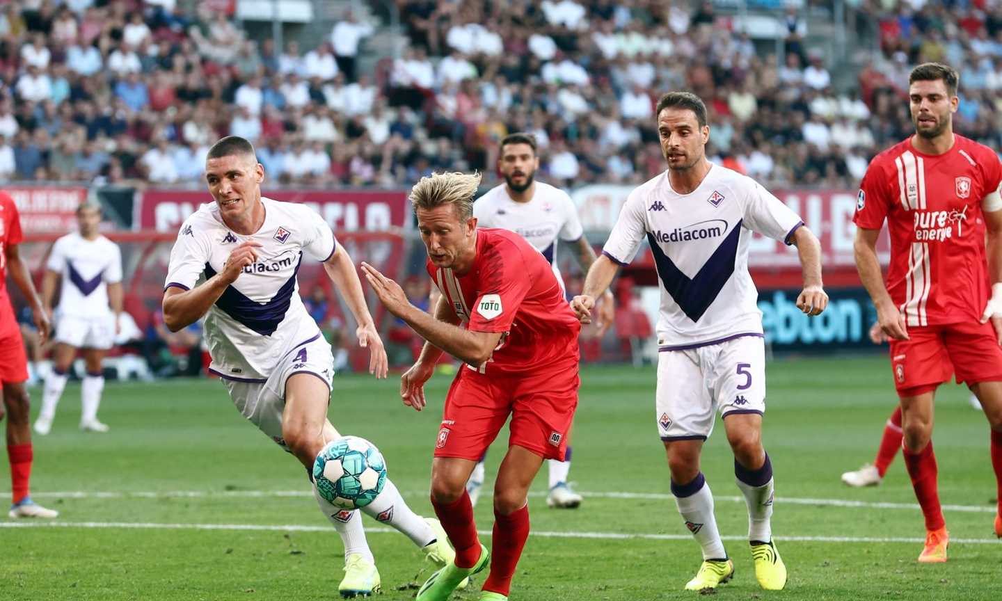 Terracciano salva una Fiorentina sprecona: in casa del Twente finisce 0-0, viola ai gironi di Conference League