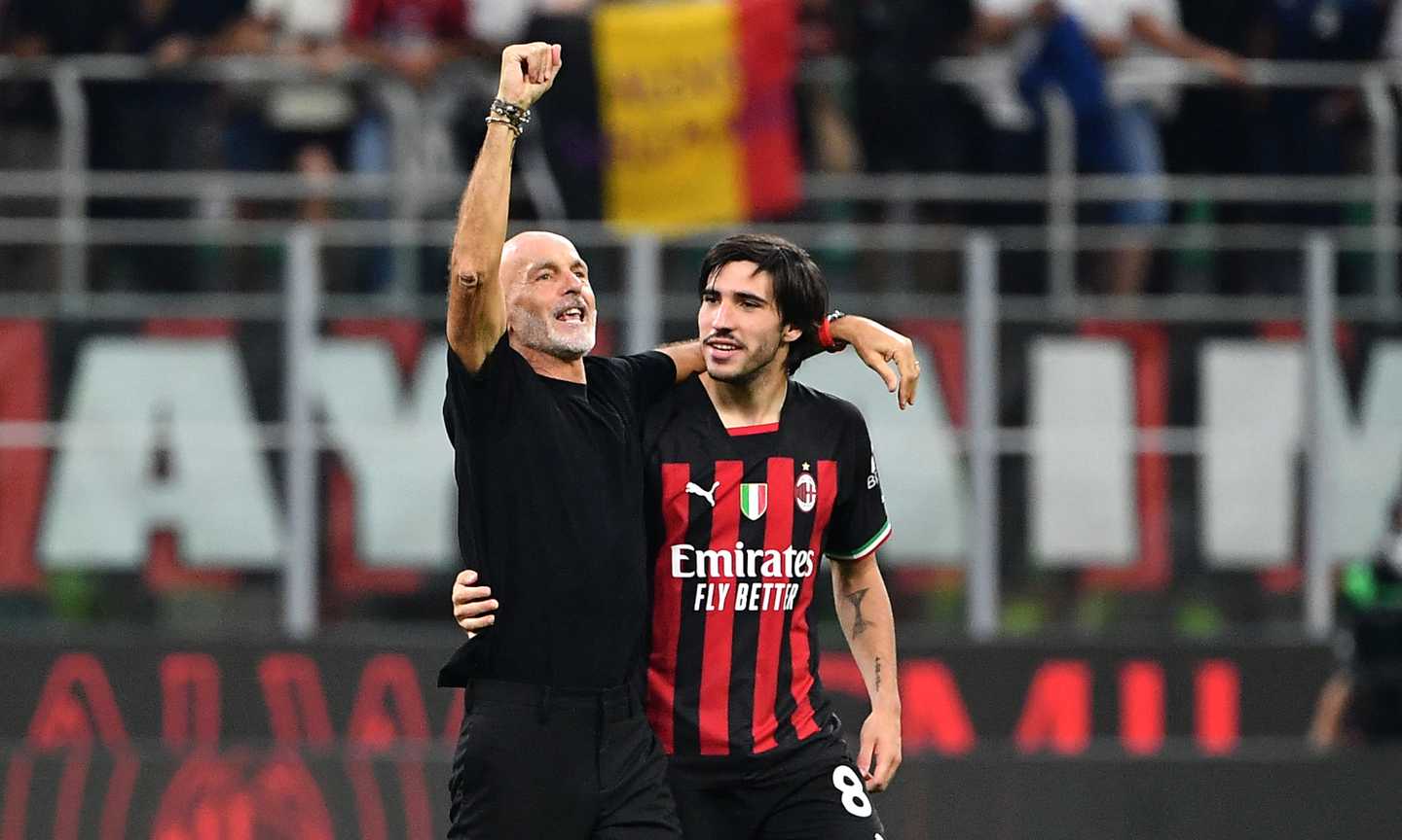 Milanmania: Pioli ha impacchettato Inzaghi, Tonali si è bevuto Barella. Maignan può essere il migliore al mondo