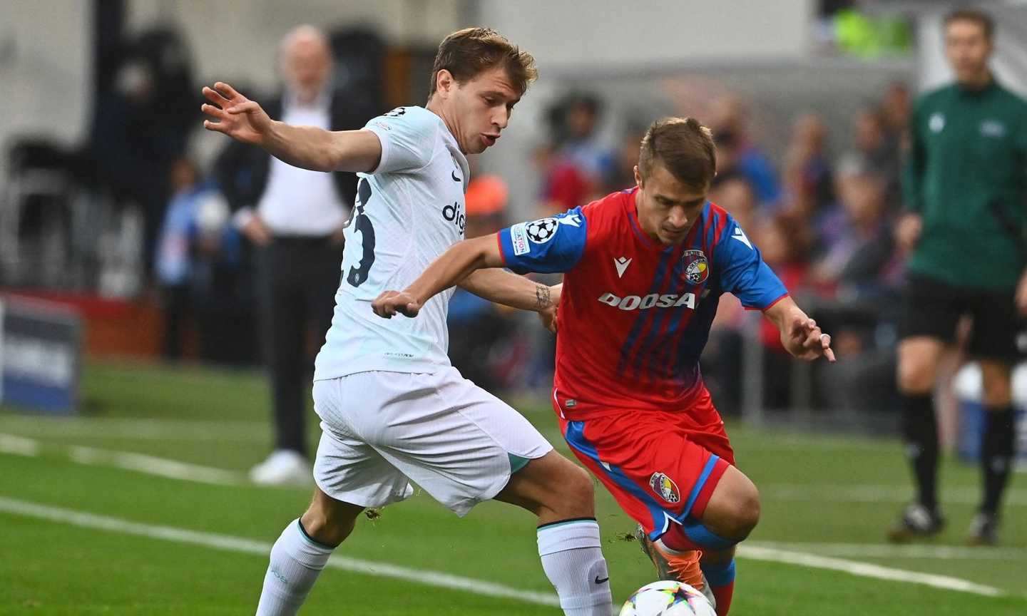 Viktoria Plzen-Inter, rivivi la moviola: rosso a Bucha per fallaccio su Barella, decisivo il VAR