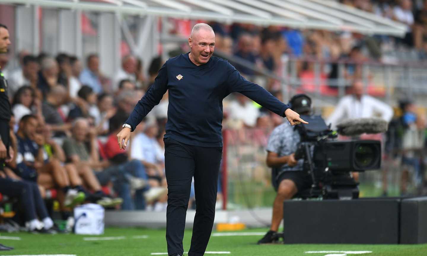 Cremonese, Alvini: 'Contro la Lazio lasciamo a casa i mocassini. Sarri? Un piacere affrontarlo'