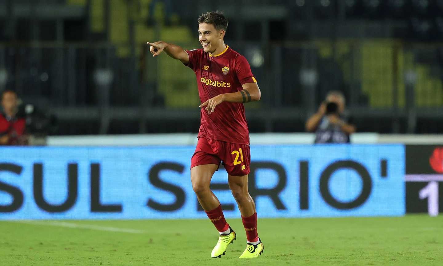 Roma, festa per Dybala prima della gara col Genoa