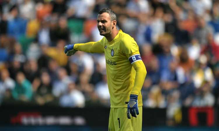 Calciomercato Inter, tre opzioni per Handanovic