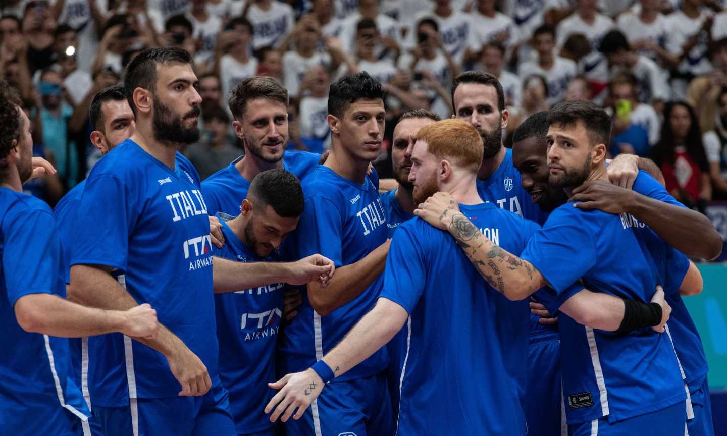 Basket, super Italia all’Europeo! Battuta la Serbia 96-84, Pozzecco e i suoi volano ai quarti di finale