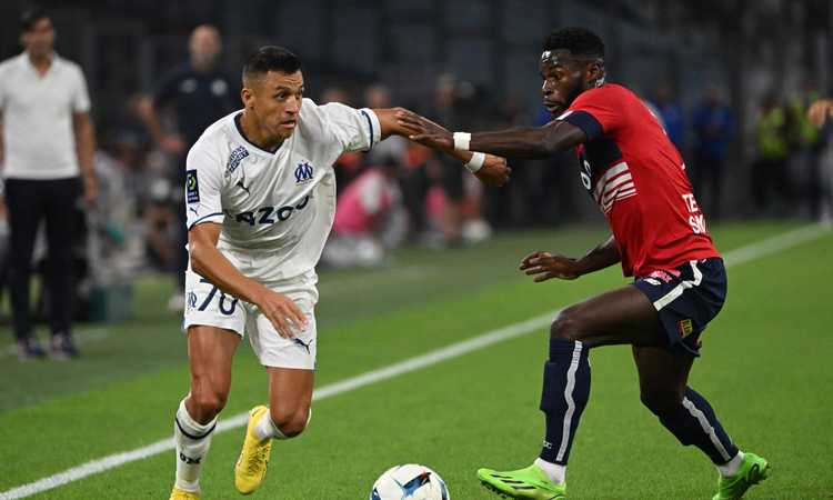 Ex Inter: Alexis Sanchez guida un trattore tra le sue vigne in Italia VIDEO