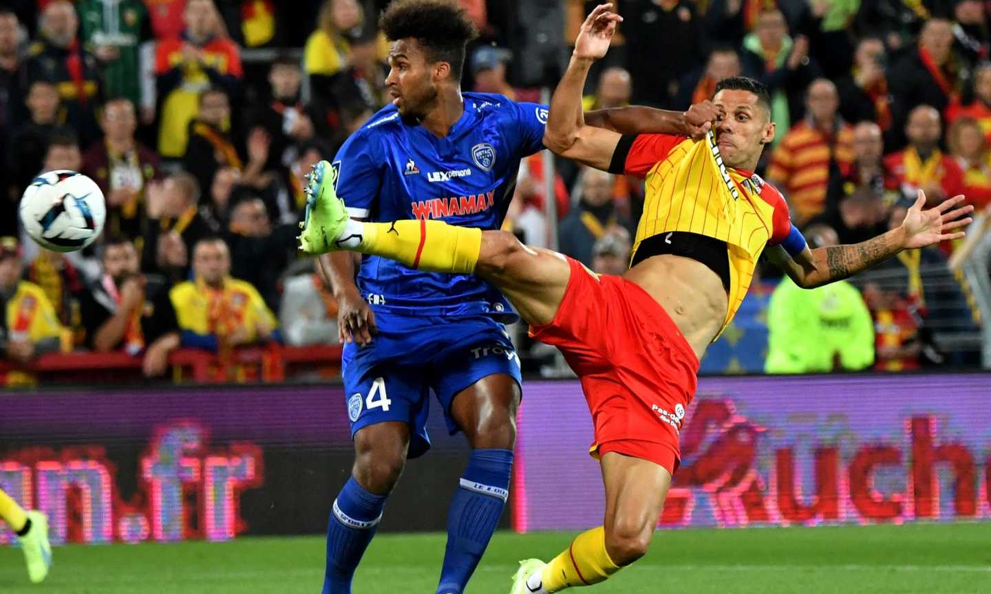 Ligue 1, Lens-Troyes 1-0: debutto dell'ex Inter Agoumé