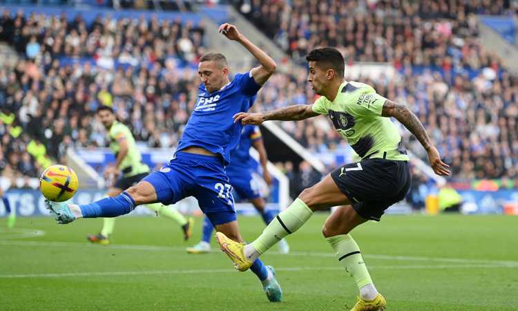 Bayern, Cancelo a Monaco per le visite: colpaccio dal City