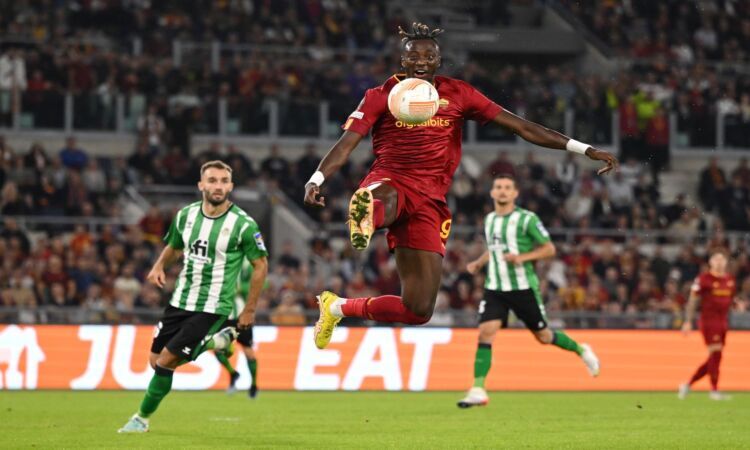 Roma, arriva un'offerta da 30 milioni per Abraham Roma, arriva un'offerta da 30 milioni per Abraham