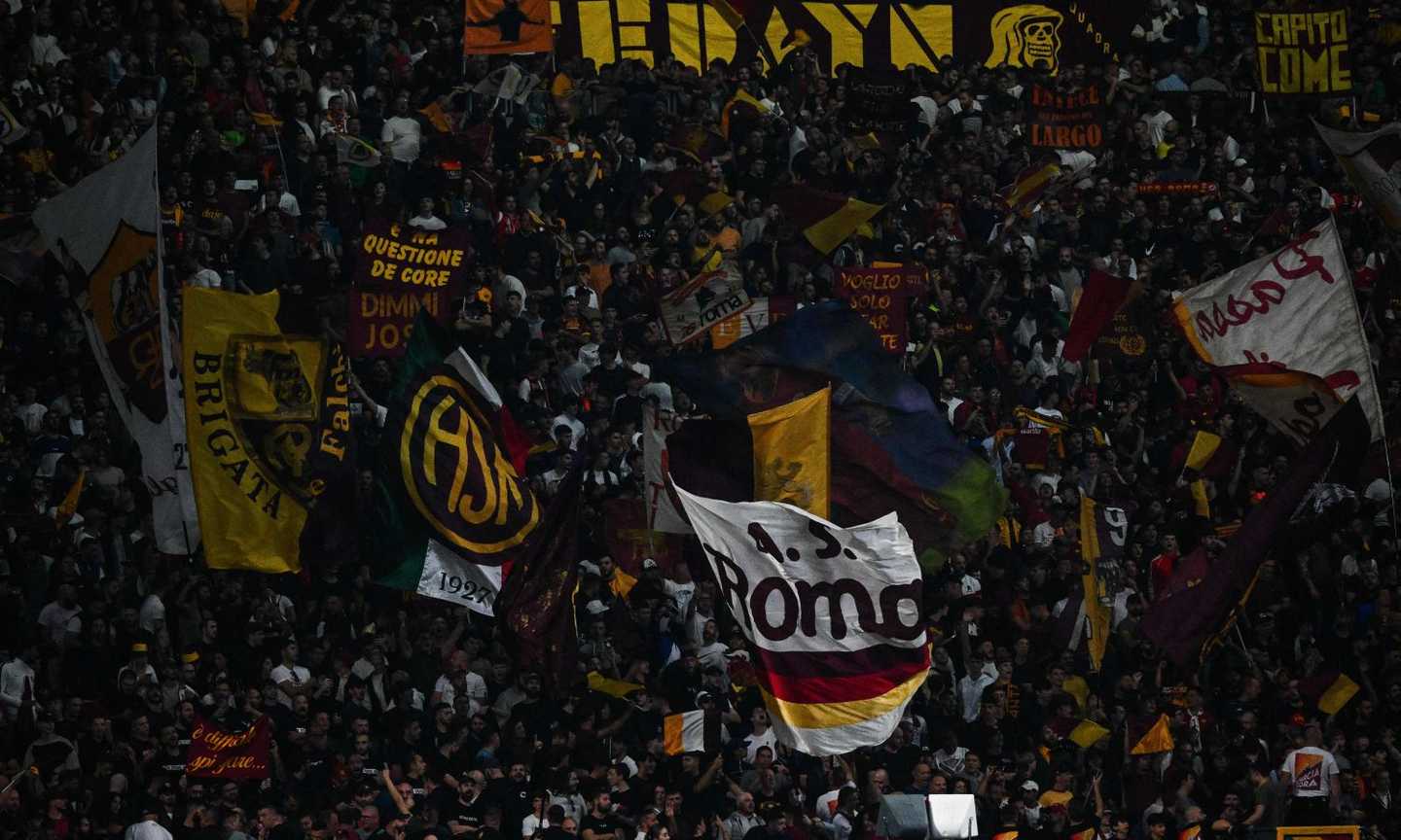 Roma, esodo dei tifosi giallorossi a San Siro 