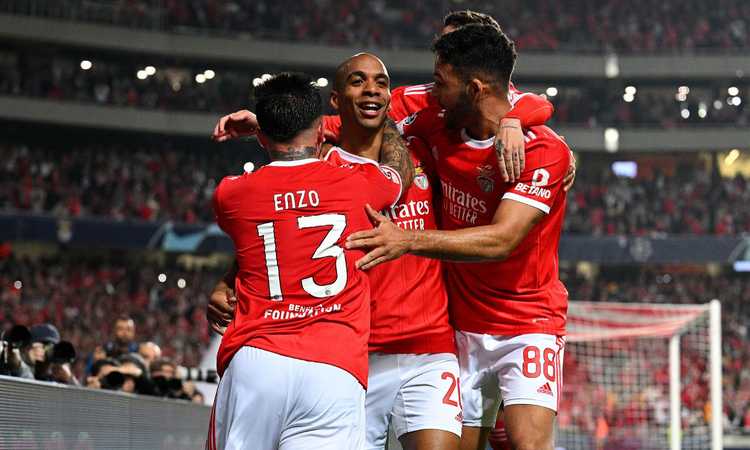 Liverpool |  Enzo Fernandez approaches