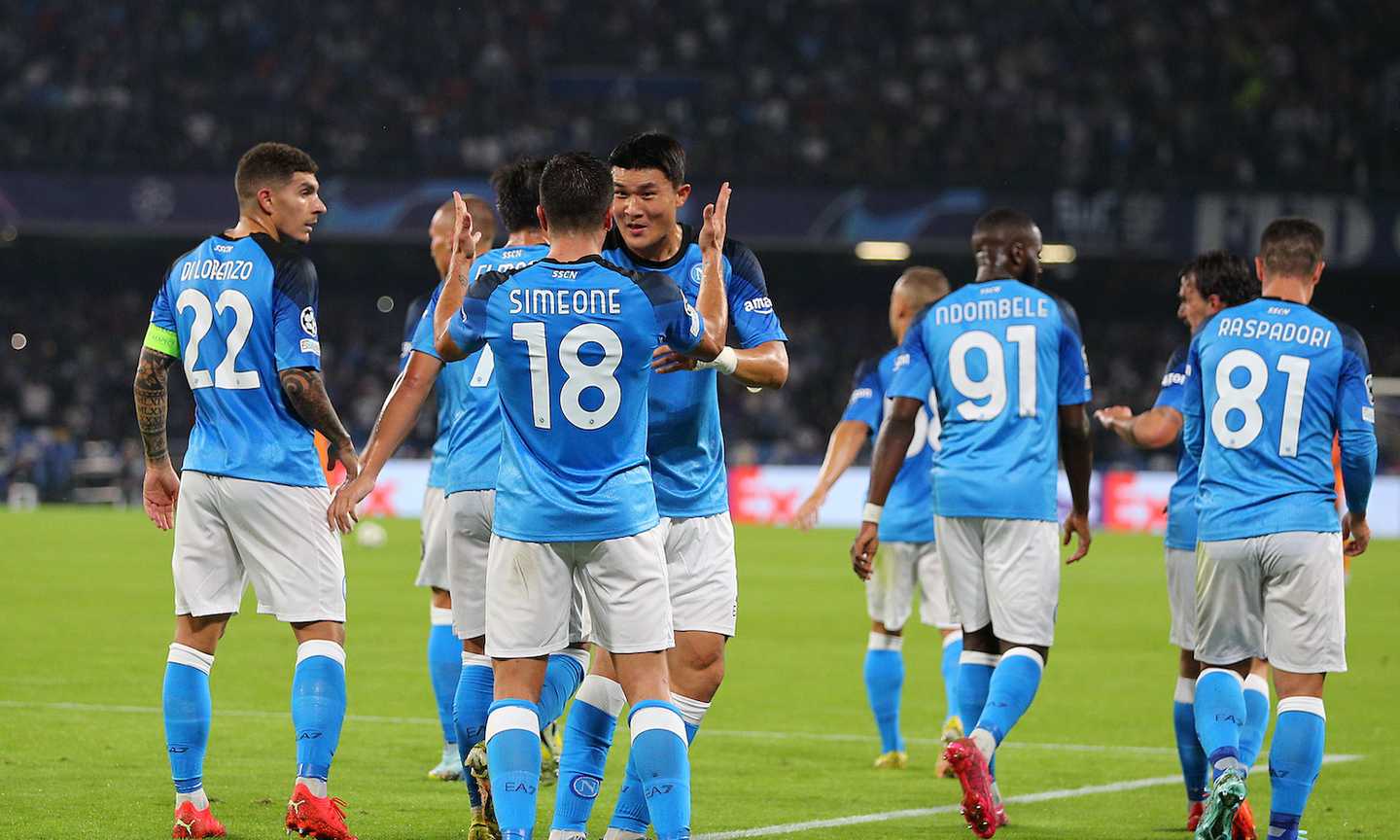 Nemmeno i cambi cambiano il Napoli: Simeone e Ostigard mettono k.o. i Rangers e regalano una cinquina storica a Spalletti