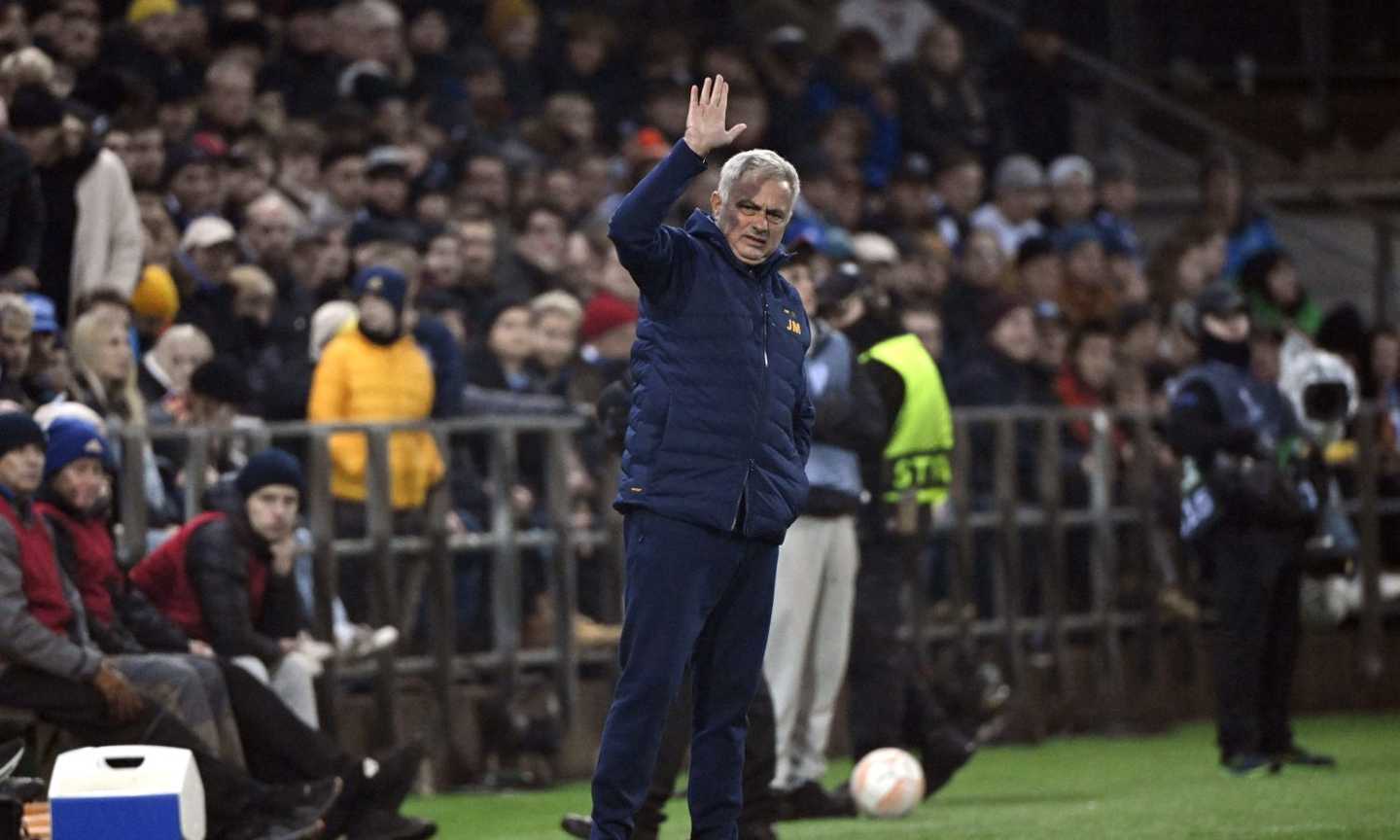 Roma, Mourinho: 'Abbiamo sempre una brutta sorpresa prima delle partite. Ora ci serve il tifo dell'Olimpico'