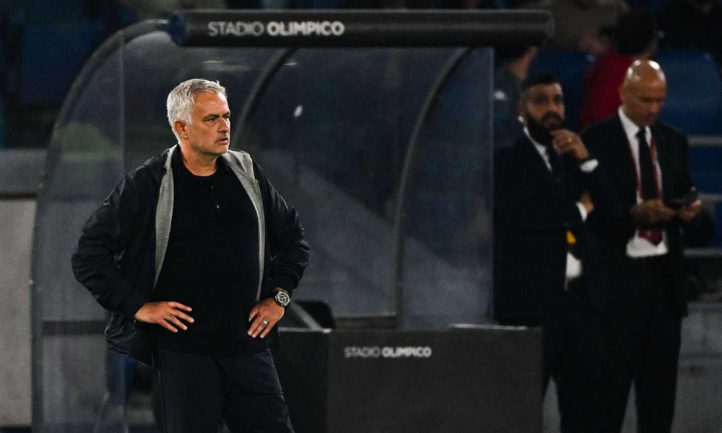 Roma, Mourinho: 'Il Napoli ha vinto senza meritare, la mia rosa è corta. Lozano ha aggredito uno dei miei'