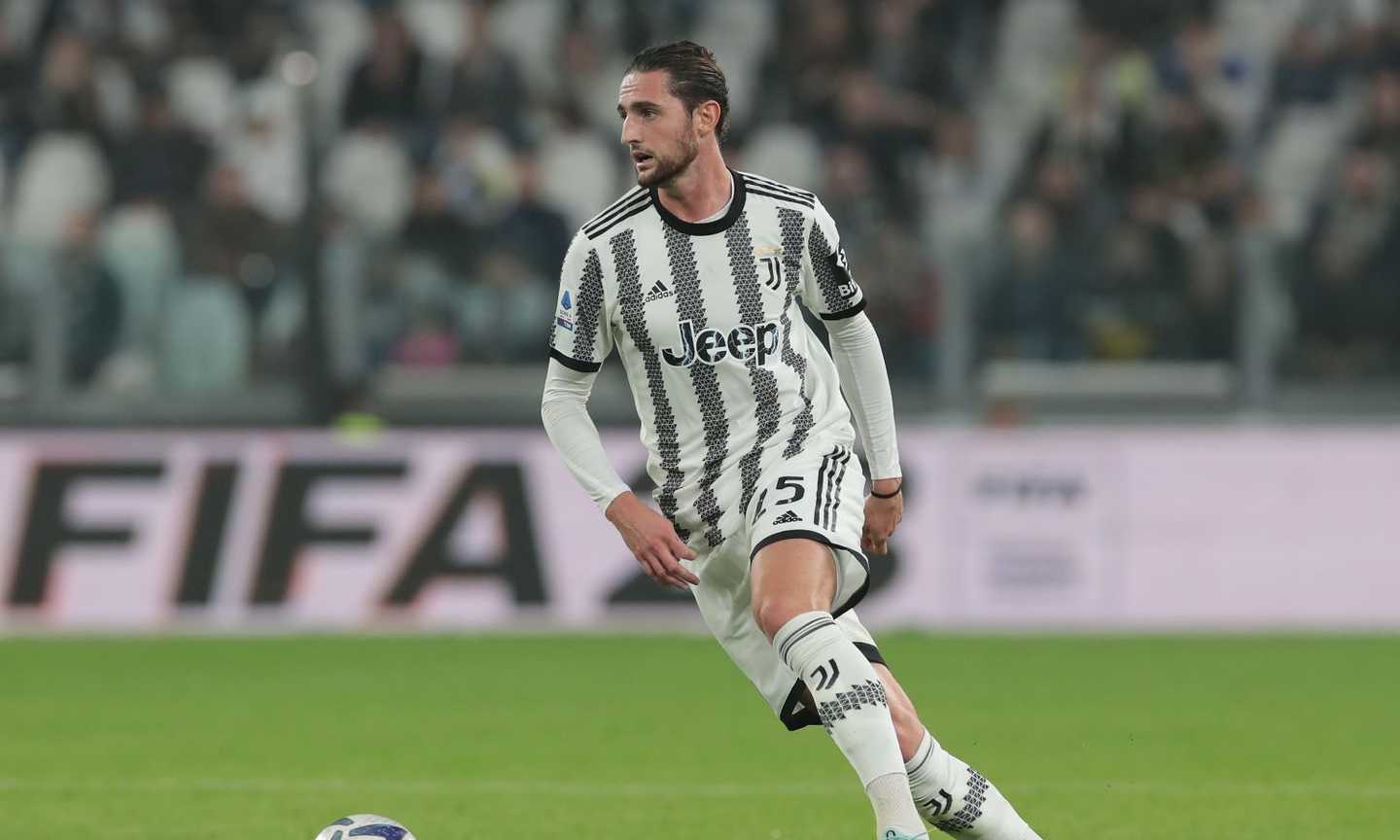 Juve, due big inglesi su Rabiot