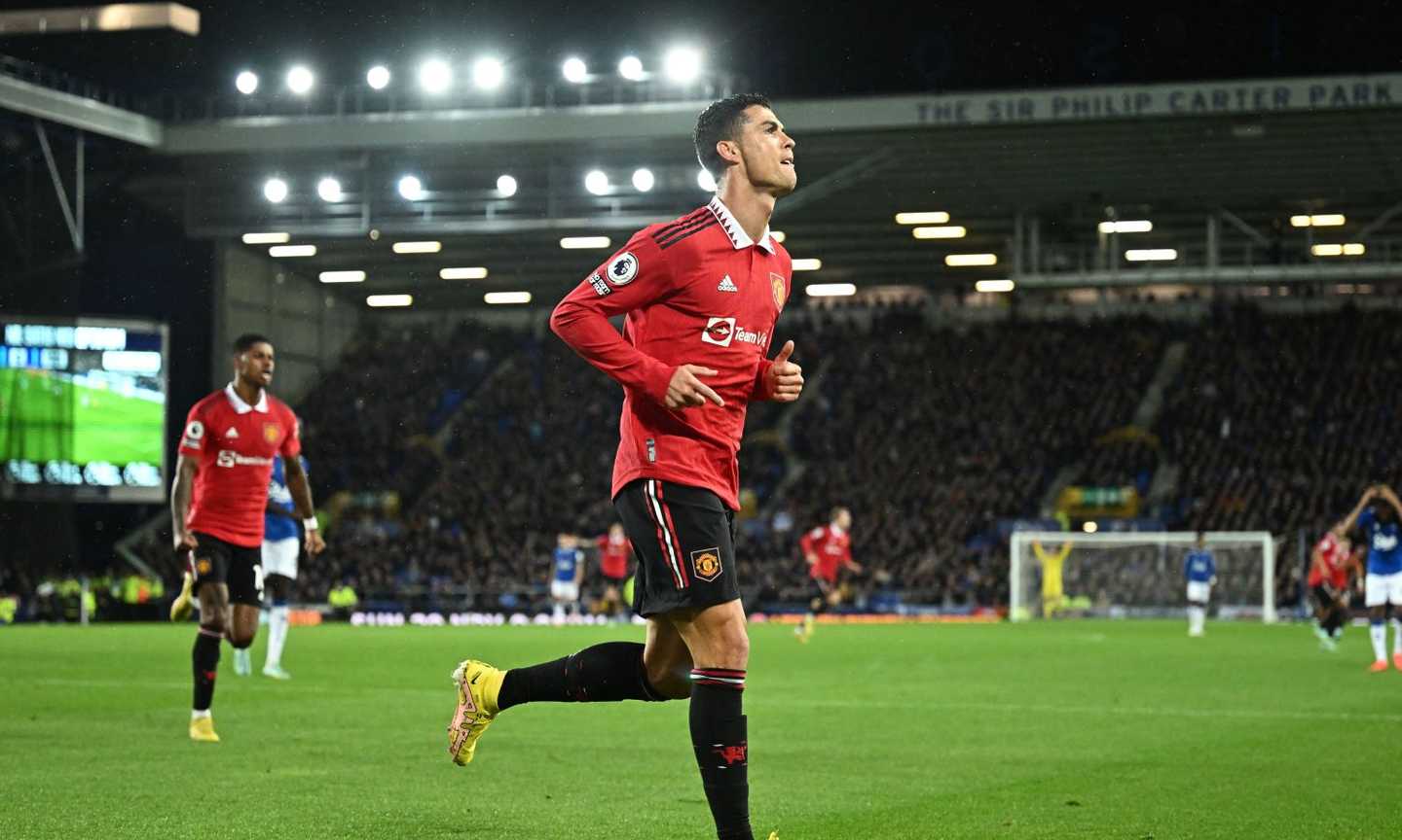 Premier: Everton-United 1-2, CR700! L'Arsenal supera 3-2 il Liverpool, Klopp a -14 dalla vetta