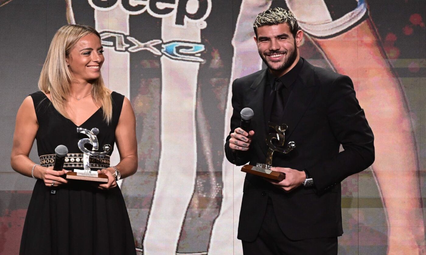 Milan, Theo Hernandez premiato per il miglior gol: 'Io un attaccante nel corpo di un difensore, vogliamo la seconda stella'