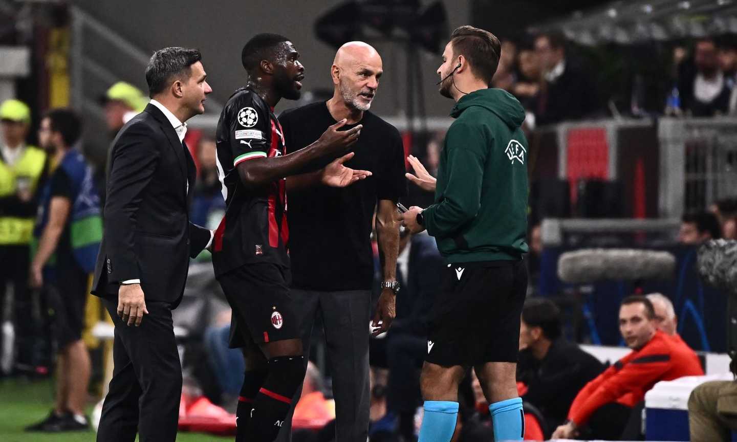 Rabbia Milan, Pioli: 'Tomori? Mai rigore e mai rosso. Ho chiesto all'arbitro se il Var funzionasse' VIDEO