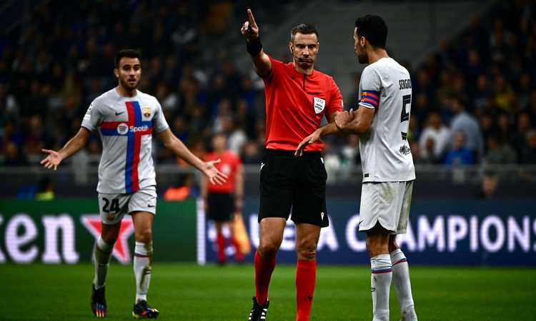 Barcellona furioso: valuta di denunciare alla Uefa l'arbitro Vincic