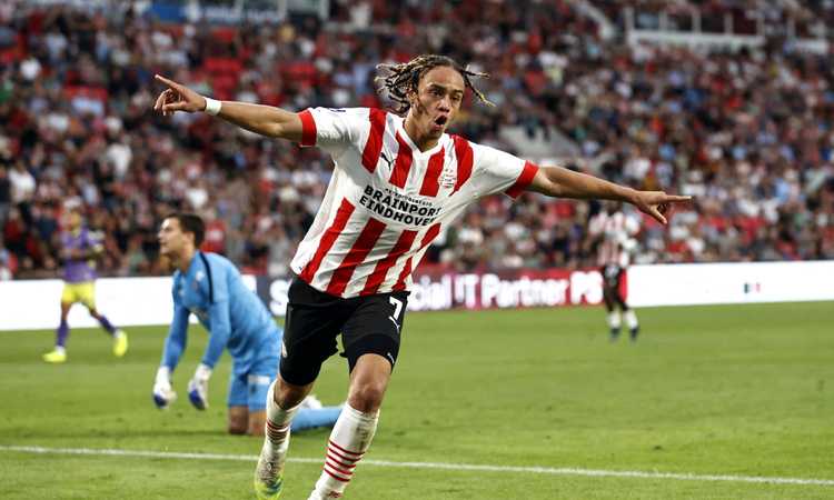 Psv, Xavi Simons segna al debutto in Europa League: che numeri!
