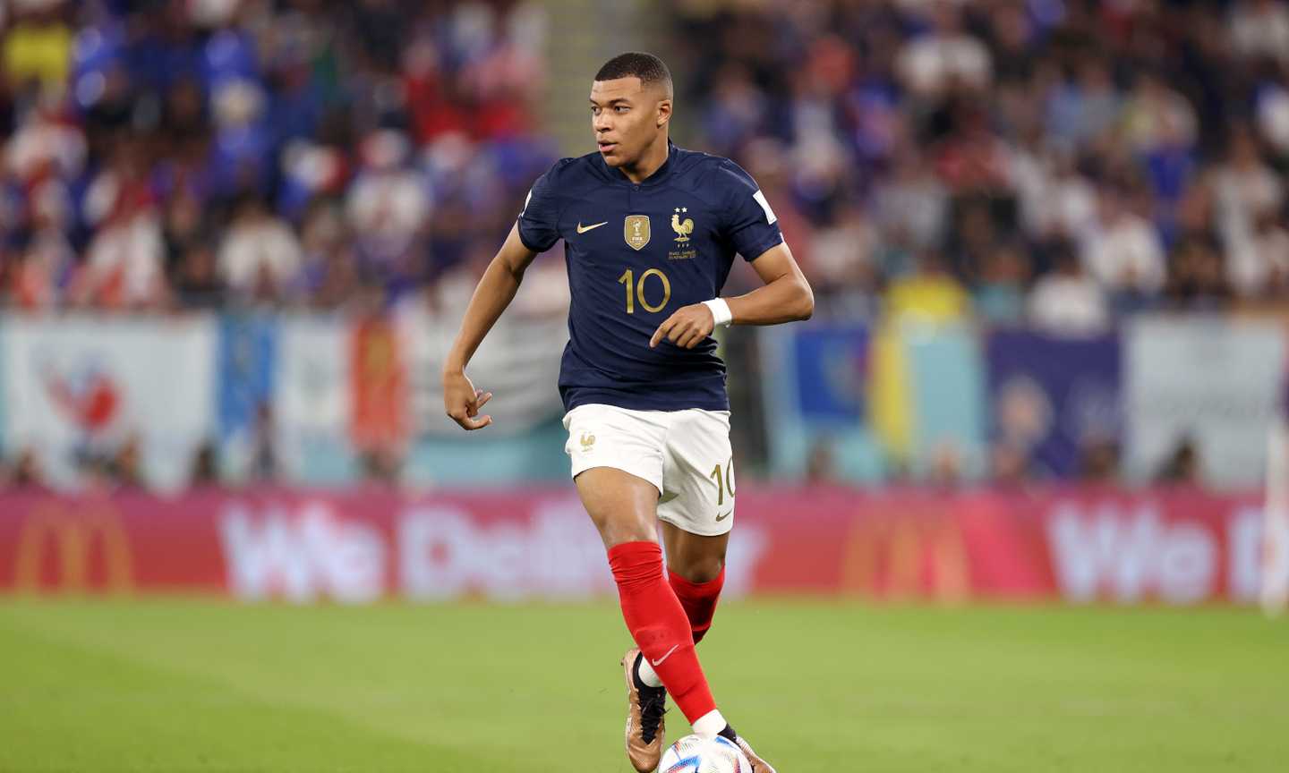 Mbappé manda un messaggio a Pelé: 'Preghiamo per il re' 