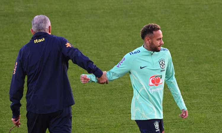 Neymar in campo col pallone: il Brasile spera VIDEO Neymar in campo col pallone: il Brasile spera VIDEO