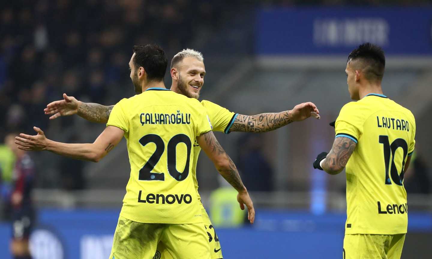 Inter prima sfortunata, poi a valanga: 6-1 al Bologna, Dimarco fa doppietta e segna anche Gosens