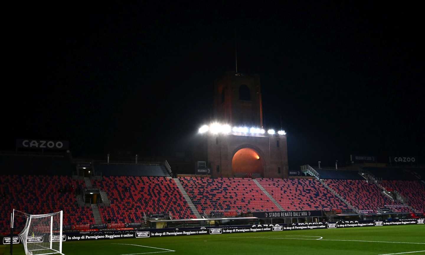 Bologna: il commovente saluto al custude dello stadio VIDEO