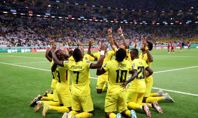 Crollo Qatar all'esordio: super Valencia regala all'Ecuador i primi 3 punti dei Mondiali